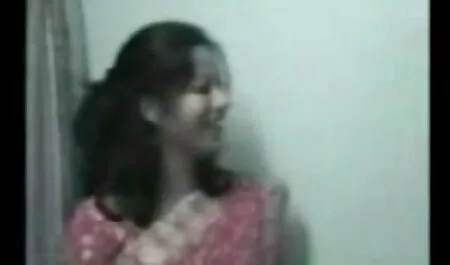 Pillua ilmaista pornoa syödä mies pukeutunut osakkeita