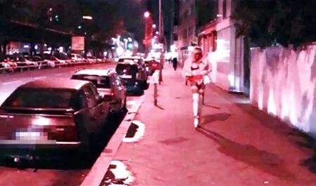 Mies kuumuudessa syövät milf äiti, ja hänen veljensä, ilmaista nettipornoa Englanti.