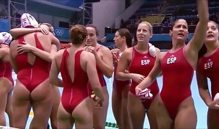 Venäläiset tytöt porno ilmaista pornoa suutelevat intohimoisesti yksityisjuhlissa