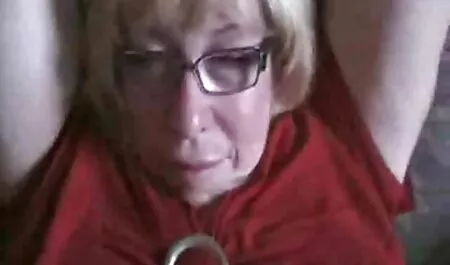 Ammattilaiselle ilmaista aikuisviihdettä Lilian läpi reiän seinään