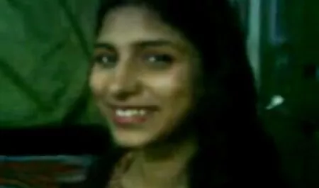 Gay boys on pillua ilmaiseksi a beach, in a spacious teltta