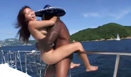 Söpö hintit Suihinotto ja perse nuolee toisen miehen ilmaisia porno filmejä