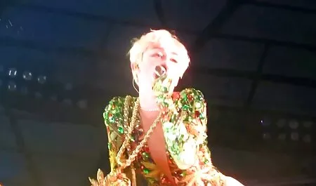 Opiskelijat Kursk keittiössä juhlissa ilmaiset seksielokuvat