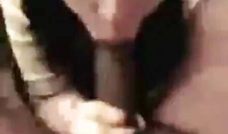 Kauneus Bongacams hauskaa, sormi hänen sileä pillua vaaleanpunainen dildo ilmaiset porno vilmit