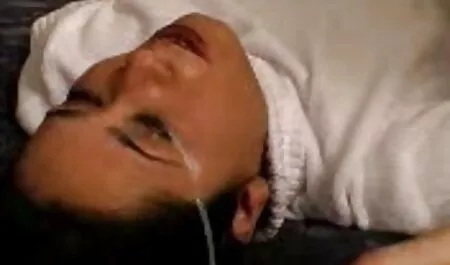 Hieronta parrakas mies ja täynnä ilmainen mummo porno anaali