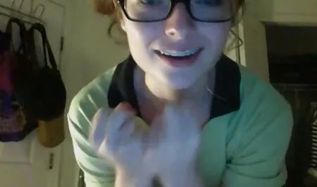 Pieni vastus korkki ohuilla sormilla ilmaiset porno videot