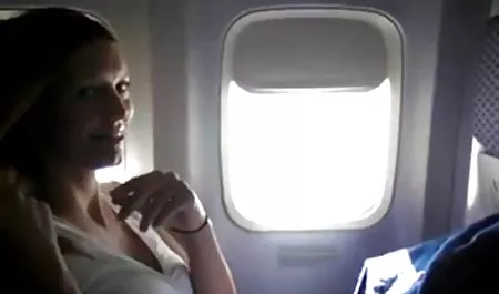 Mies suostutteli tytön ilmainen porno harrastamaan seksiä elämänsä ensimmäisenä.