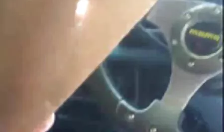 Kauneus pornovideoita ilmaiseksi Suihinotto ja seksiä omakotitalossa.