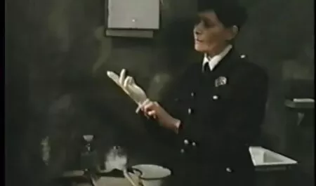 Äiti, jolla on tiedostoja, joita ei ole tarpeeksi pornoa ilmaiseksi voimaa tehdä seksiä tyttären kanssa