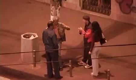 Toimisto Alusvaatteet ilmainen seksivideo syöminen pomo sohvalla