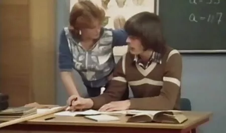 Nuori ilmaiset seksivideot pari romanttinen seksi illallisen jälkeen