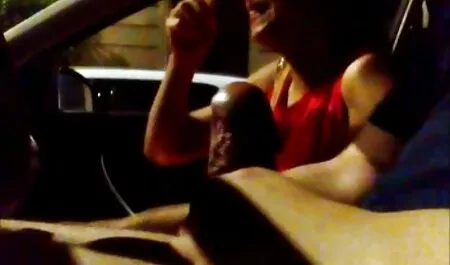 Mies, joka syö isoa miestä eri ilmaista suomalaista pornoa paikassa.