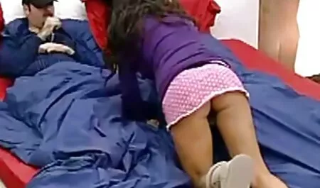 18 - ilmaiset pornovideot vuotias pikkukeiju silittelee itselleen puhdasta reikää.