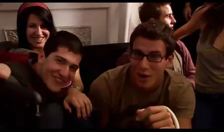 Kaunis 18-vuotias, www ilmaista pornoa rakastunut flirttailuun miehen kanssa.