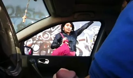 Viehättävä seksiä aikuisviihdettä ilmaiseksi Lucinda charmia