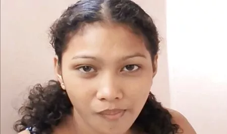 Kaunis ja hänen pornoa ilmaista pornoa poikaystävänsä vitun sängyllä