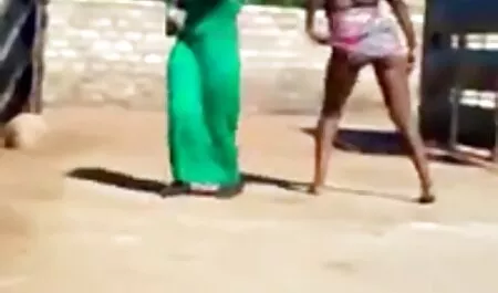 Sihteeri pomon kanssa ja suostutella hänet harrastamaan seksiä toimistossa. ilmainen seksivideo