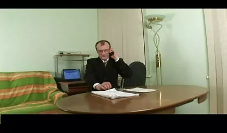 Pelleilet miehen kanssa ja porno ilmaiseksi harrastat seksiä kameran edessä.