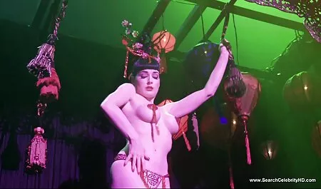 Turmeltunut ilmaista video pornoa oksa panemassa vessassa kameran edessä.