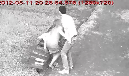 Punapääeläimet tunkivat sormen perseeseen ilmaisia porno filmejä eroottisessa show ' ssa