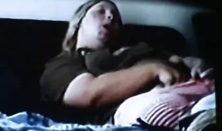 Laiha xxx ilmaista Tussu nuolee ja hieroo kanaa profiilissa Runet