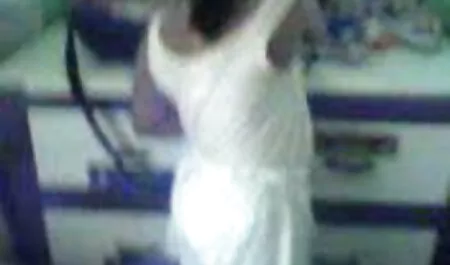 Naisia ja miehiä, joilla ilmaisia seksikuvia on syöpä.