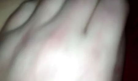 Supersankarilla on ruskeat hiukset, jotka sopivat hyvin peräaukkoon. ilmaista ponoa