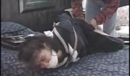 Kotiäiti aktiivisesti imee naapurit kukko ja opas ilmaistapornoo