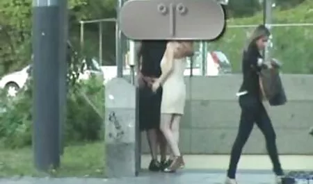 3 dryuchy miehet, humalassa naiset ja pornoa ilmaiseksi seksiä kameran edessä