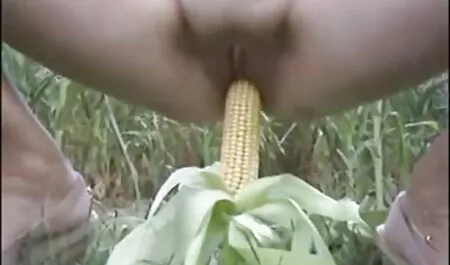 Hän ilmaisia seksikuvia viihtyy makuuhuoneessa.