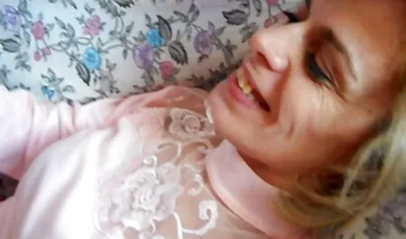 Yksityinen seksi Saksan Blondi xxx ilmaisia milf Sukat