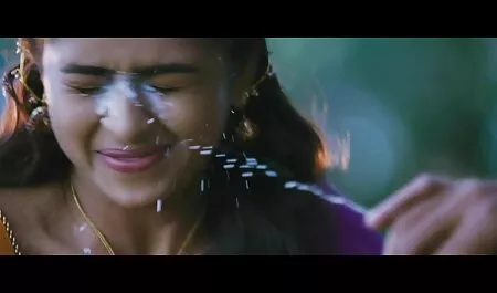 Erica hitaasti ja hellästi ilmaista pillua nykivä märkäreiät