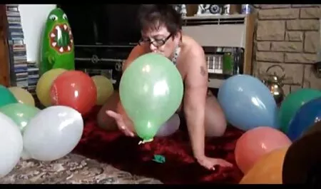 Libertine ilmaiset porno filmit insert laajentaa kohdistaa tyttö ennen seksiä.