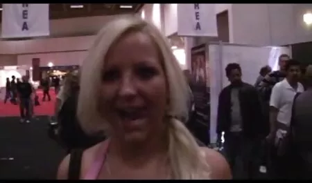 Piilokamera, filmi, nuori tyttö, ilmainen seksivideo jolla on ohut vyötärö.