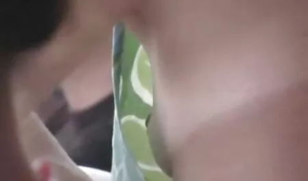 Alasti, mies ja nainen on Suihinotto, mzhm ilmaista aikuisviihdettä