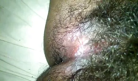 Lesbukha ilmaiset suomiporno syö oikean kätensä.